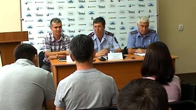 "ЛЕДОВЫЙ ДВОРЕЦ" ГОТОВИТСЯ К НАЧАЛУ СЕЗОНА смотреть онлайн