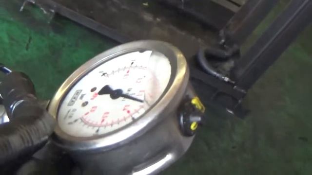 Проверка давления масла в двигателе D4CB 7197804 Sorento 145 л.с. CRDI смотреть онлайн