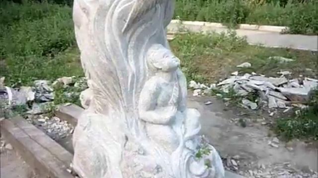 Усть-Каменогорск " Достопримечательности" города.Поэт Павел Васильев. Скульптура из гранита. смотреть онлайн