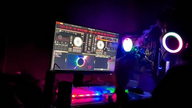 Dj Kalih Welas Jedag Jedug Glerr!!! смотреть онлайн