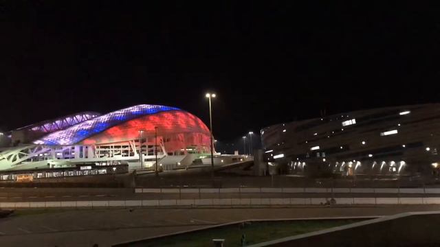 Олимпийский парк ночью смотреть онлайн