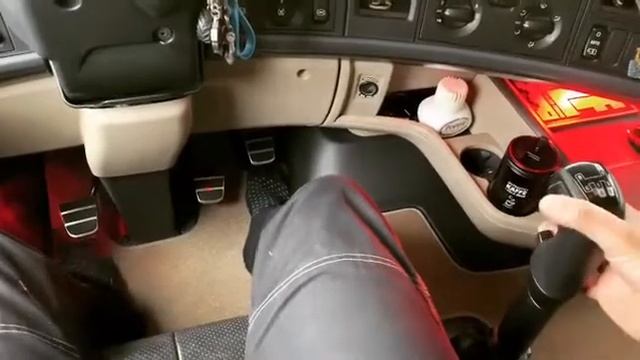 How to shift Scania 12 gear #scania #scaniav8 #roadlife #norway #gopro ? thanks for watching....... смотреть онлайн
