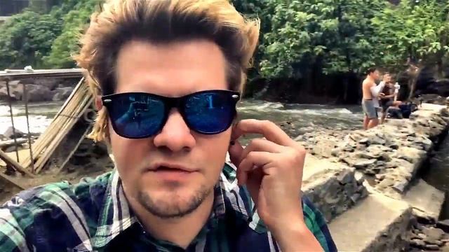 Бали - Водопад Тегенунган | Bali - Tegenungan Waterfall смотреть онлайн