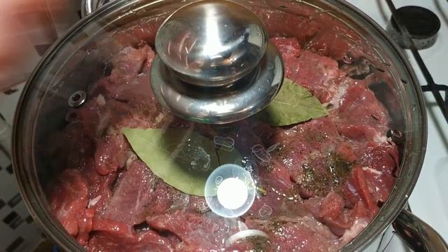 ГУЛЯШ ИЗ ТЕЛЯТИНЫ _ БЕЗ ЕДИНОЙ КАПЛИ ВОДЫ смотреть онлайн