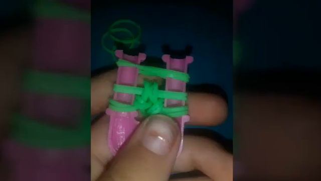 Воздушный шарик из резинок на рогатке смотреть онлайн
