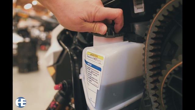 Lynx & Ski-Doo Oil 2T E-Tec Synthetic смотреть онлайн