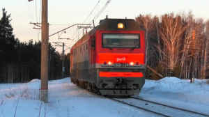 2ЭС6-239 "Синара" с приветливой бригадой следует резервом