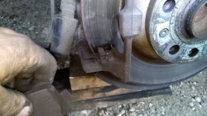 Audi A6 - Замена тормозных колодок с электроприводом ручного тормоза