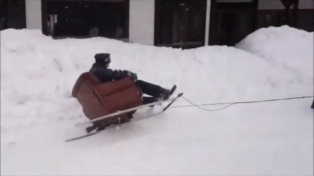 Tai travels First Class on Yamaha Enticer 400 LT R snowmobile смотреть онлайн