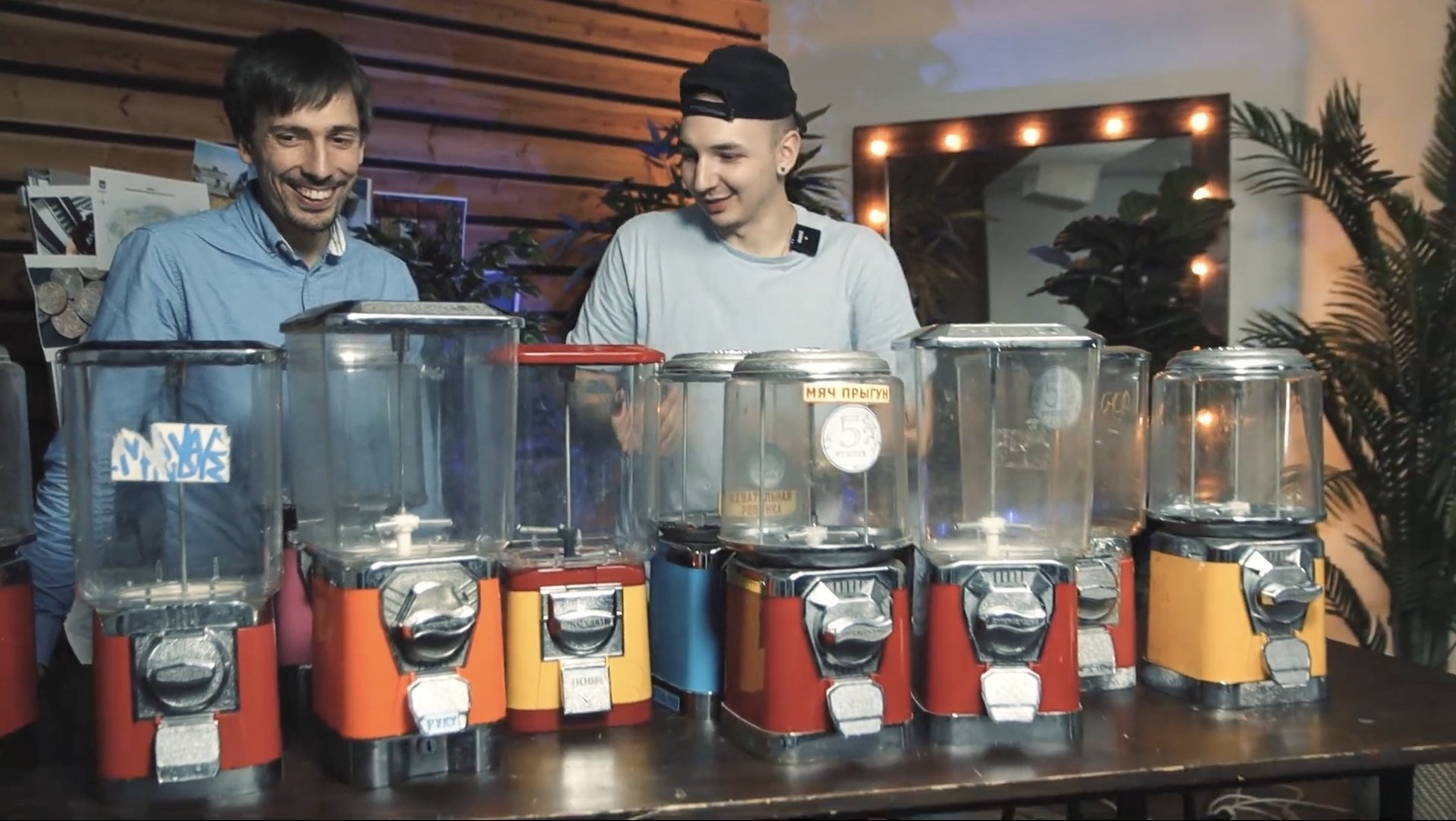 Купил ЗАБЫТЫЕ АВТОМАТЫ с РЕДКИМИ МОНЕТАМИ! **НАШЁЛ РЕДКУЮ** смотреть онлайн