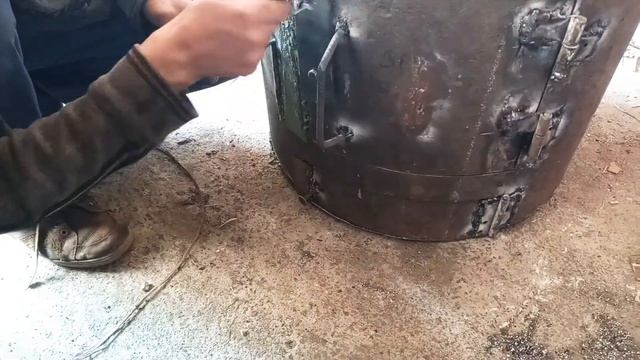 Буржуйка своиме руками из бочки смотреть онлайн