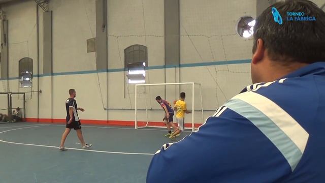 Amigos del 10 vs Pingui Pongui смотреть онлайн