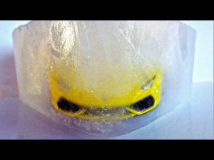 ЗАМОРОЗИЛ МАШИНУ! ЭКСПЕРИМЕНТ ИСПЫТАНИЕ НА ПРОЧНОСТЬ. Про Машинки!