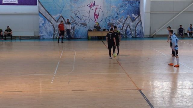 «УлГАУ» 4 : 2 «Штальбург». 1 тайм смотреть онлайн