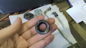 Подтекает масляный насос НШ, трактор FOTON 404