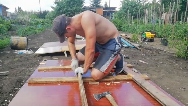 Ёмкость для воды своими руками на 3 куба из г*** и палок смотреть онлайн