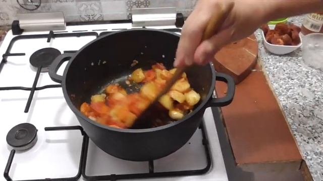 Чечевица с чоризо. Традиционный испанский рецепт. Кухня Испании.#кухняиспании# смотреть онлайн