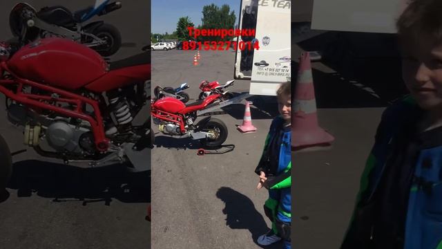 Уже прям хочется лето ! #мотоспорт #мото #bike #мотодети #minimotogp #мотошкола #питбайк #спорт смотреть онлайн
