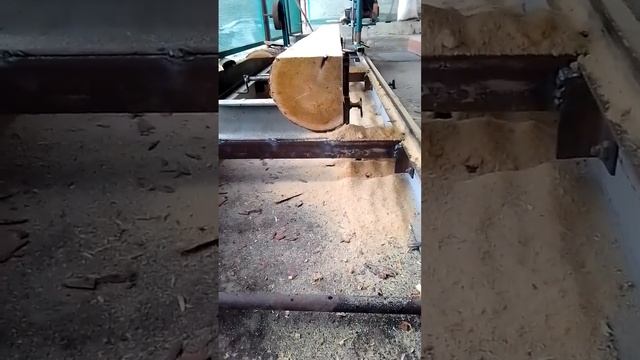первый пил!шинная пилорама из бензопилы Урал! смотреть онлайн