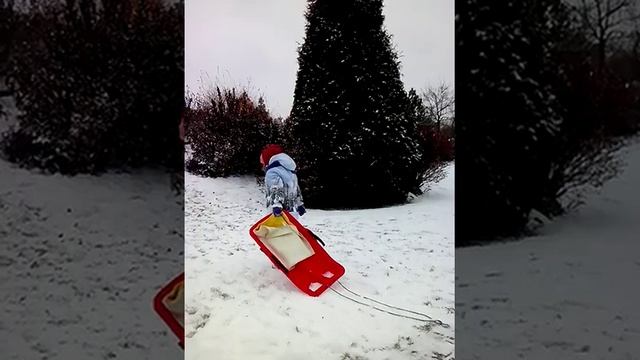 Маша в первый раз на санках смотреть онлайн