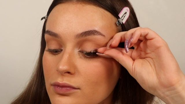 NEW EYELASH LINER GLUE!? | MAKEUP REVOLUTION смотреть онлайн