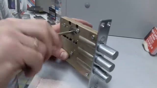 Меттем - изготовление ключа по замку/production of a key on the lock. смотреть онлайн