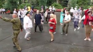 ЖИВЕТ,ЖИВЕТ В ЭТОМ ДОМЕ ГАЛИНА!!!