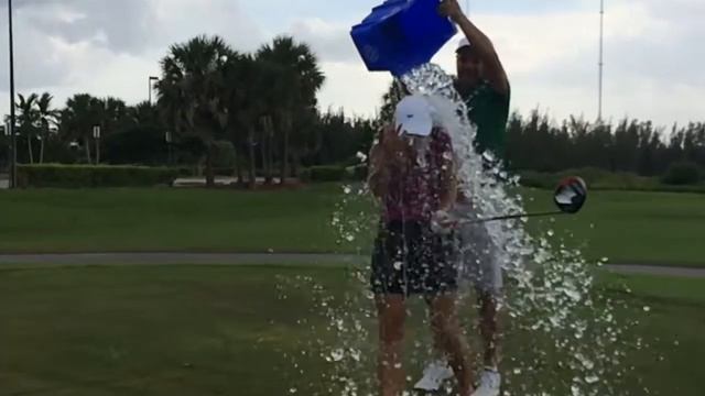 Troon Golf Ice Bucket Challenge with Valeria Ochoa V8 in action смотреть онлайн