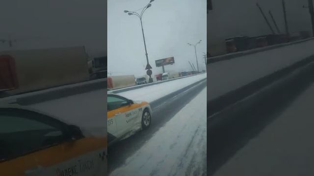 МКАД снежный плен . смотреть онлайн