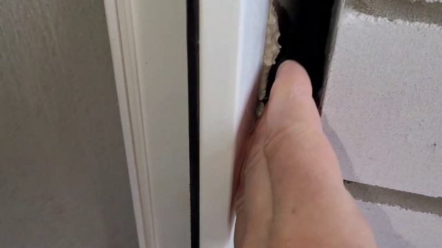 Откуда ДУЕТ, стена ведь НЕ уличная? Ошибки строительства или ещё одна ВЫТЯЖКА? смотреть онлайн