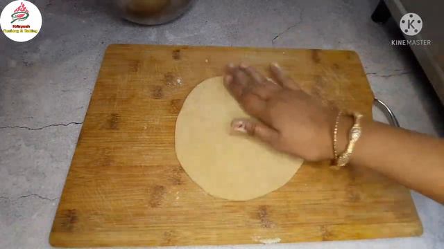 Atta Pizza In Kadhai || No Oven No Maida No Yeast Healthy Wheat Pizza  Krisyash Cooking And Baking