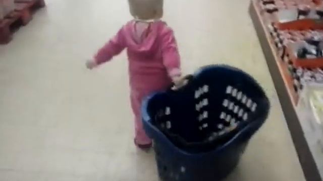 Лерочка в магазине 2 смотреть онлайн