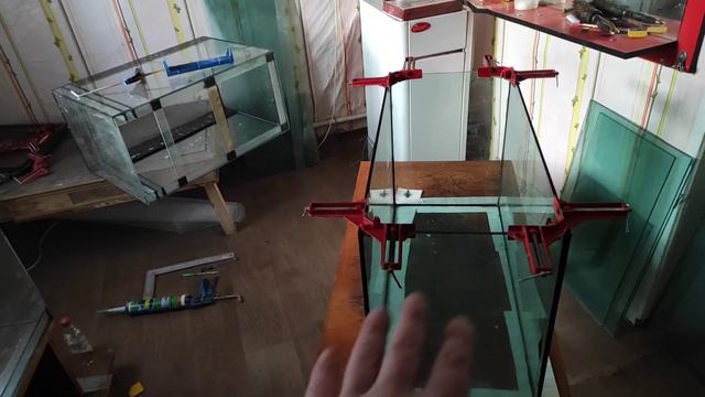 Куча стекла, много заготовок и работа с рыбами... смотреть онлайн