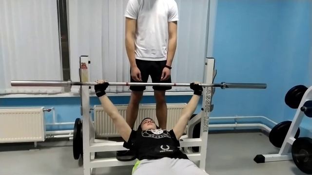 МНОГОПОВТОРКА!!! СУПЕР ЧЕЛЕНДЖ ПОДРОСТКОВ??? ЖИМ ГРИФА НА МАКСИМАЛЬНОЕ КОЛИЧЕСТВО РАЗ??? смотреть онлайн