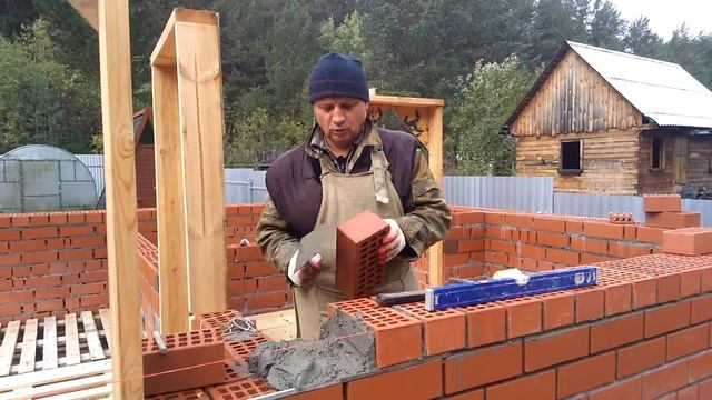 Кладка кирпича от уральского белоруса (Часть 2) смотреть онлайн