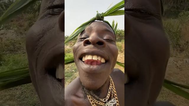 Парень смеется смотреть онлайн