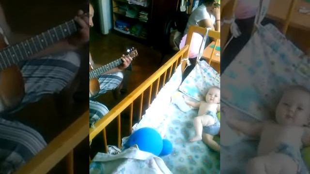 Дед поёт Настеньке внучке песни смотреть онлайн