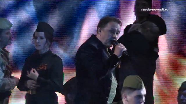 Спектакль "Память", судьба солдата, вальс... Как в Ревде прошли два торжества ко Дню Победы смотреть онлайн