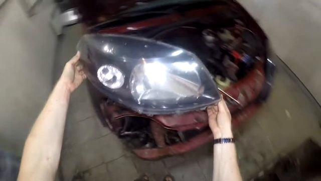 Снимаем передние фары и ПТФ Renault Sandero Stepway 2013-2018 г.в. смотреть онлайн