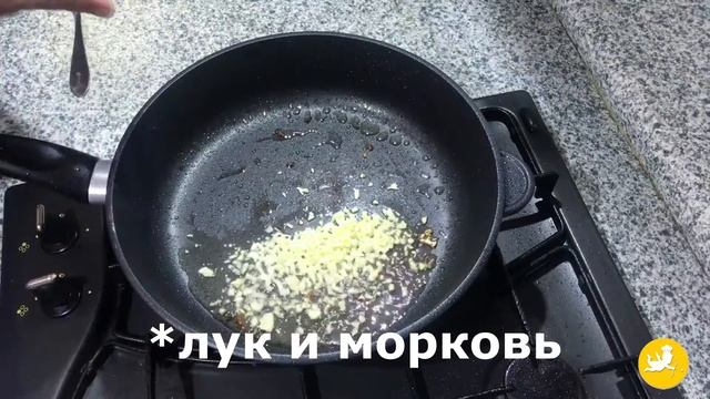 Рис с курицей на сковороде. Видео-рецепт. смотреть онлайн