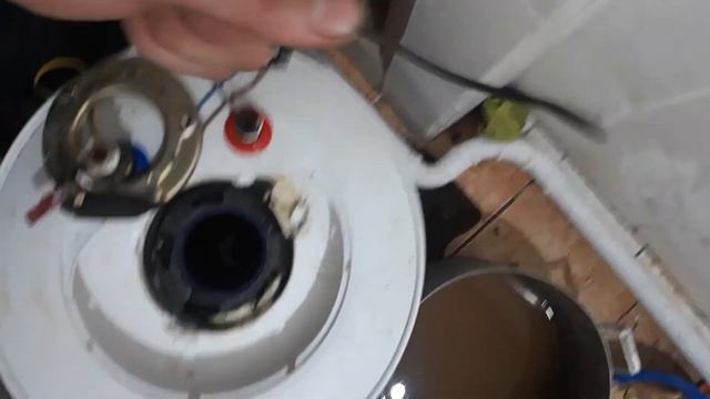 КАК ПРАВИЛЬНО ПОЧИСТИТЬ АРИСТОН. смотреть онлайн