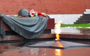 Посвящается мужеству и героизму советского народа в годы Великой Отечественной войны