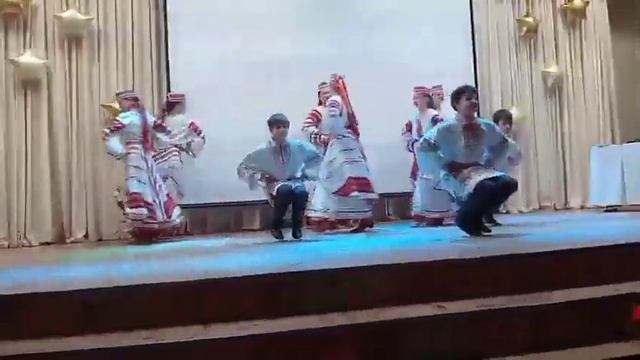 "Жалейка" выступает в гимназии № 20 смотреть онлайн