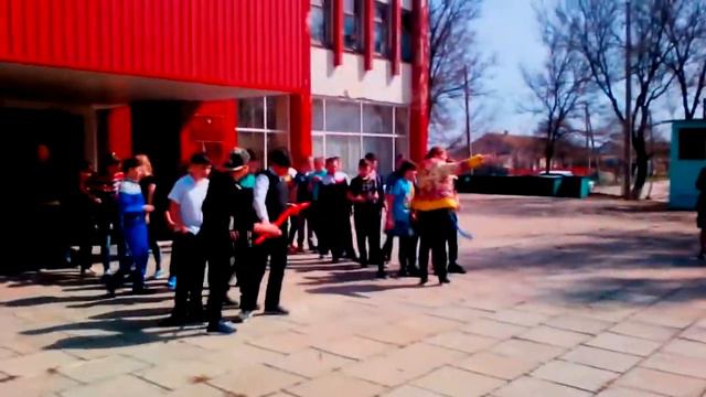 Мой первый Влог, Светлоярский парк " Калейдоскоп" ,День Здоровья, идем в КАЧАЛКУ,Делаем Шарик) смотреть онлайн