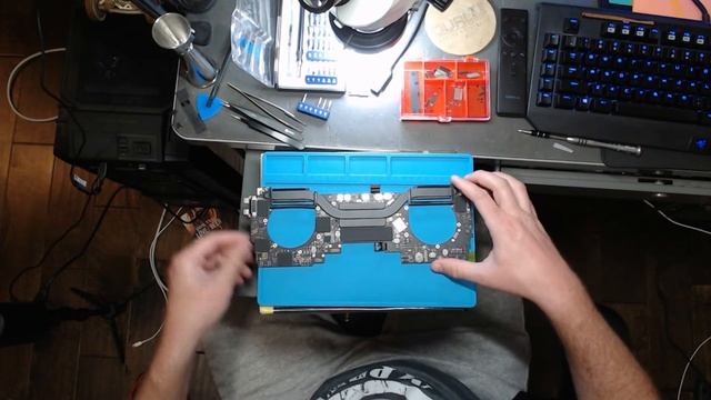 Macbook Pro A1989 Liquid Damage No Backlight смотреть онлайн