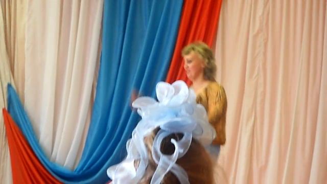 Танец живота, учительница танцует для детей. смотреть онлайн