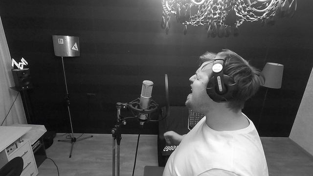 Queen - The Show Must Go On  ЛЮБИМАЯ ПЕСНЯ ОТЦА! / ПРОБУЮ ПЕРЕПЕТЬ Show Must Go On ПЕСНЮ Queen!