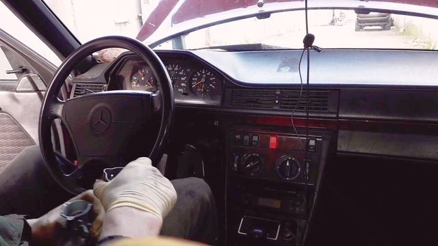 Mercedes-Benz W124 300D замена контактной группы на замке зажигания смотреть онлайн