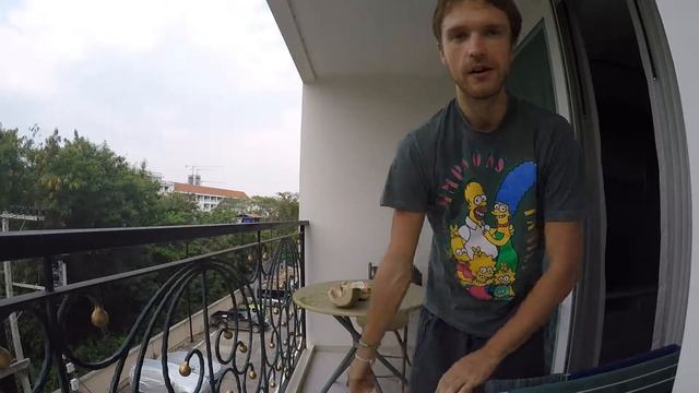 Едим кокос правильно?! смотреть онлайн