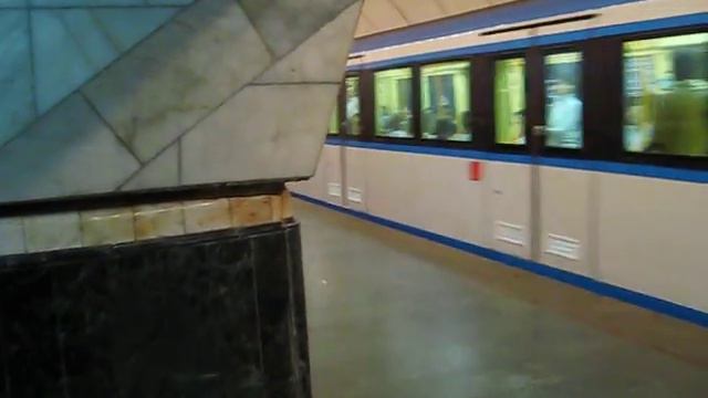 Новый поезд метро (Киев) смотреть онлайн